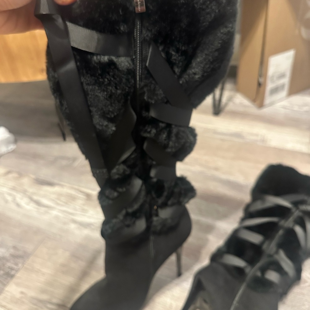 Elegant Black Women's High Heel Boots - Picture 4 of 6